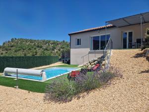 Maisons de vacances Les Villas Dorees - Villa Soleil face au Mont Ventoux : photos des chambres