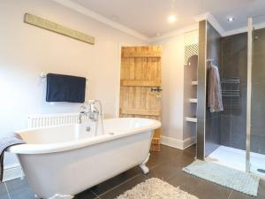 Cute Remarkable quirky 2 Bed House in Derby