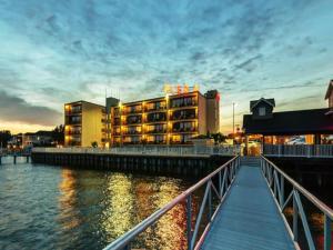 hotel pier somers point