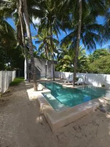Quiet and peaceful house, all installations are private, with pool and very close to the beach - Tebon