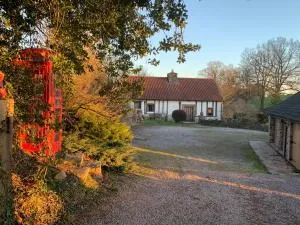 Medieval Cottage in rural Monmouthshire. - Pen y Clawdd