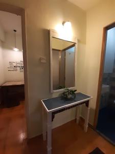 Palm Grove 1 Bhk Apartment at Candolim Beach with free Wifi