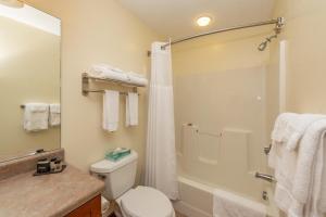 A121 One Bedroom Lake View