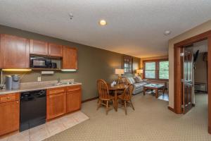 A121 One Bedroom Lake View