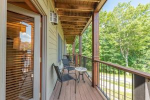 B204 One Bedroom Lake View