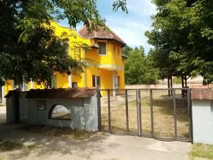 Lale's Room - Veliki Radanovac