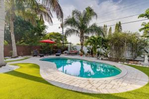 Captivating Anna Maria Oasis with Private Pool Outdoor Kitchen Putt Putt
