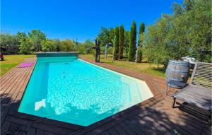 Maisons de vacances Awesome home in Jonquieres with Outdoor swimming pool, WiFi and 1 Bedrooms : photos des chambres