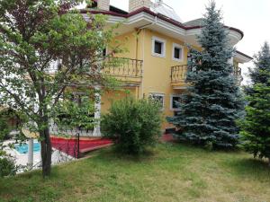 Trabzon manzaralı havuzlu villa