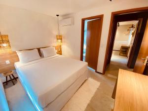 Villas Patacho - R E dos Milagres Apto H001