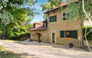 Maisons de vacances 2 Bedroom Nice Home In Vitrac : photos des chambres