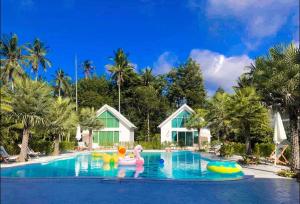 Thirty Tree Garden House
