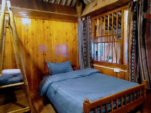 Phòng gia đình có ban công (Family Room with Balcony)