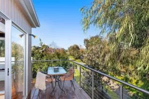 The Lake House - Wallington