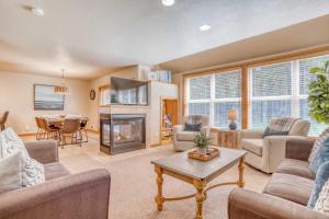 Pelicans Nest - Meredith Lodging