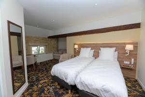 Hotels Logis HOTEL DU PARC : photos des chambres