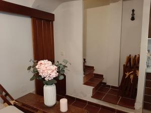 Casa con patio y chimenea en Piedralaves