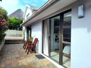 Suite 9- Deja Blu Bed and Breakfast- East London