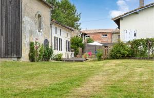 Maisons de vacances Amazing home in Laruscade with WiFi and 3 Bedrooms : photos des chambres