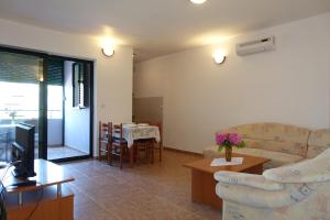 Apartments Marin Peros 