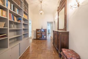 Athenean Classic Apartment at Acropolis Museum & Metro