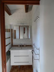 Maison au calme de la pinède, piscine, plage et farniente