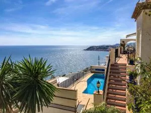 Breathtaking Seaside Villa with Heated Saltwater Pool & Panoramic Terraces - Taramay