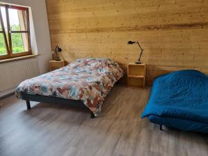 Appartements gite l'oeuf ou la poule, parking prive, sur domaine viticole : photos des chambres