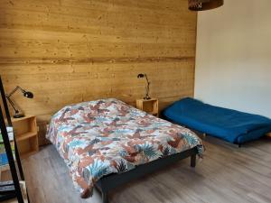 Appartements gite l'oeuf ou la poule, parking prive, sur domaine viticole : photos des chambres