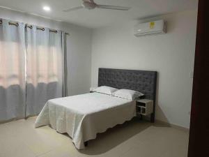 CIC APARTAMENTO CASTELLANA 3PISO PARQUEADERO GRATIS