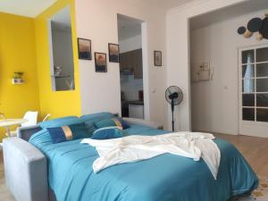 Le Marché de lElégance à Vernon-Giverny - Claude Monet - Downtown