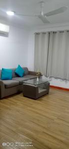 Ban Sokluy bigger AC apartment 1-2pax including kitchen living office space