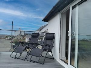 LITLLE SUMMER HILL -2 BED COSY COTTAGE- TREARDDUR