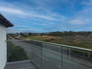 LITLLE SUMMER HILL -2 BED COSY COTTAGE- TREARDDUR