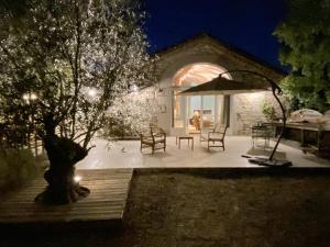 Maisons de vacances Cahors - Lot - Les Lumieres du Causse - Domaine en pierres blanches avec vue sur les causses : photos des chambres