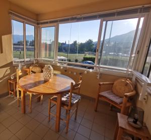 Appartement T2 en résidence, centre ville dEmbrun