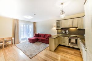 Ona`s apartment in City Center with private parking