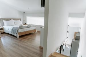 Elaionas Estate Perdika