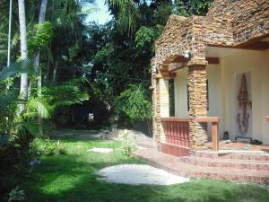 Spacious 2 bed bungalow in Baod fishing village