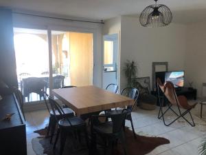 Sejours chez l'habitant Chambre dans appartement avec vue sur le port : photos des chambres