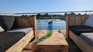 Hausboot Wangermeerblick (Floating Home)