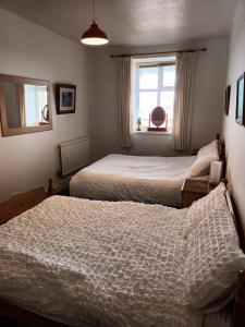 King Arthur Suite, #26 Plas Darien, Lon Isalt, Treaddur Bay, Anglesey LL65 2UP