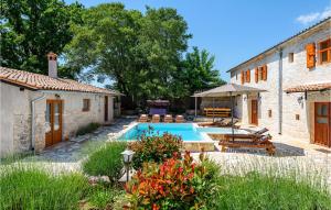 obrázek - Nice Home In Rezanci With Outdoor Swimming Pool