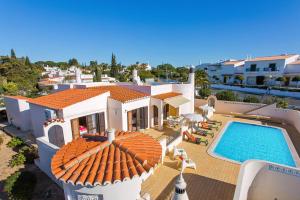 Villa Cor de Rosa by Villa Plus