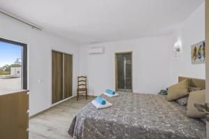 Villa Pina by Villa Plus