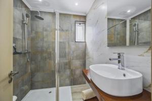 Villa Pina by Villa Plus