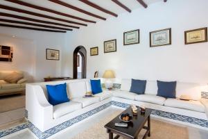 Villa Tupi by Villa Plus