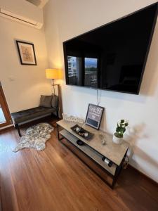 White Homes 16 - Master Quart