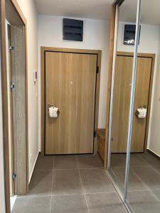 White Homes 16 - Master Quart