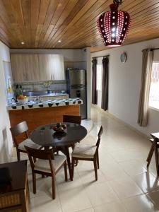 Central-walking distance to the beachdowntown+AC
